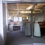 Angled butt-joint glass front without wall start #0100