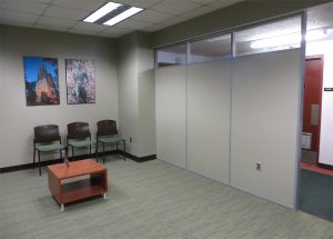 Waiting room divider wall with electrical Flex Series Waiting room divider wall with electrical Flex Series